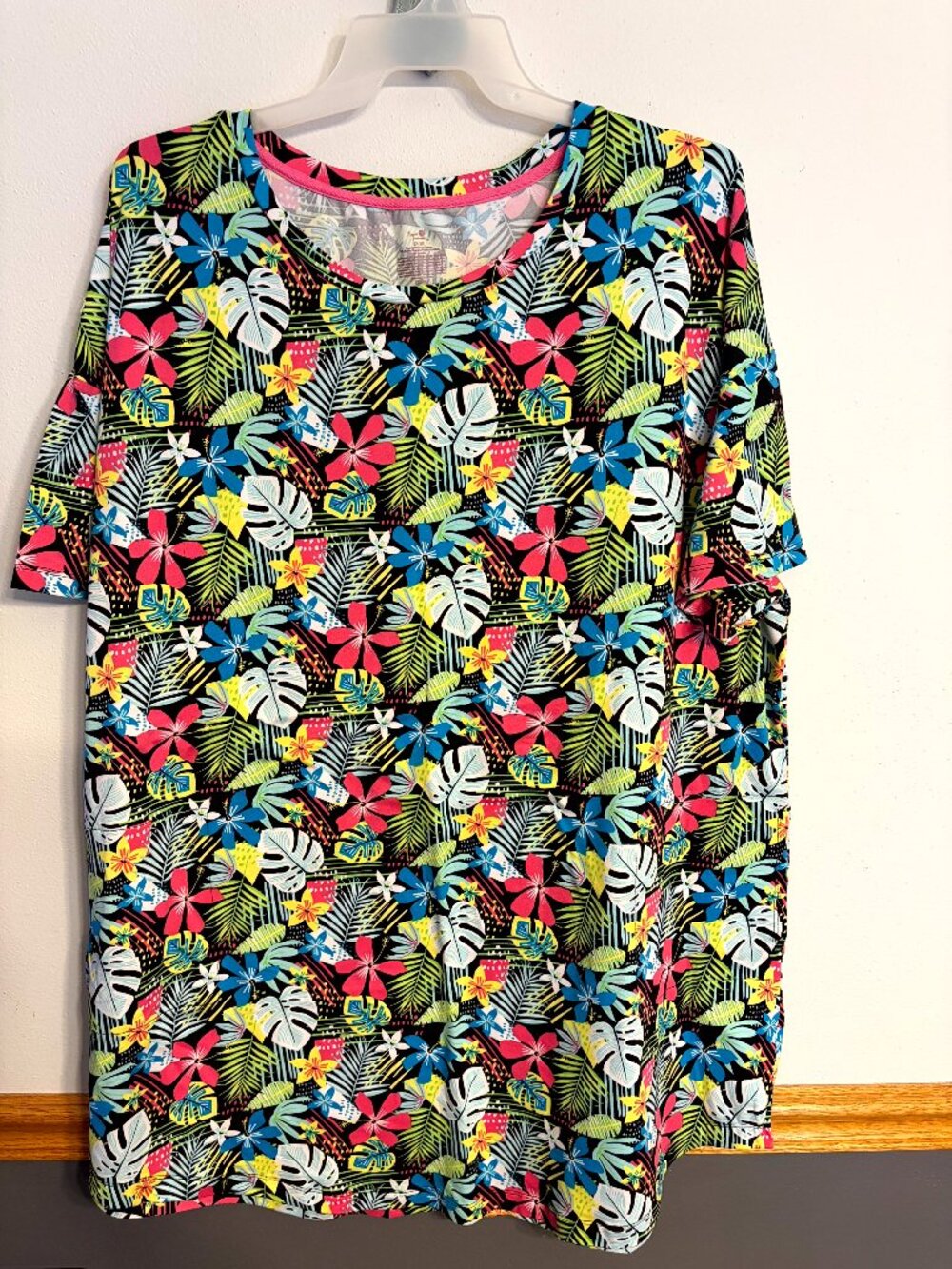 Secret Treasures Women's Nightgown Pajamas Size 2x-3x Tropical Floral